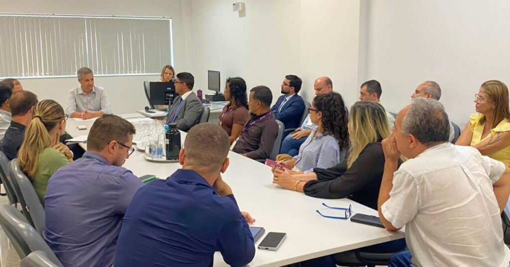 Notícias Vitória: Deva cobra limpeza de fios soltos 3 Notícias Vitória
