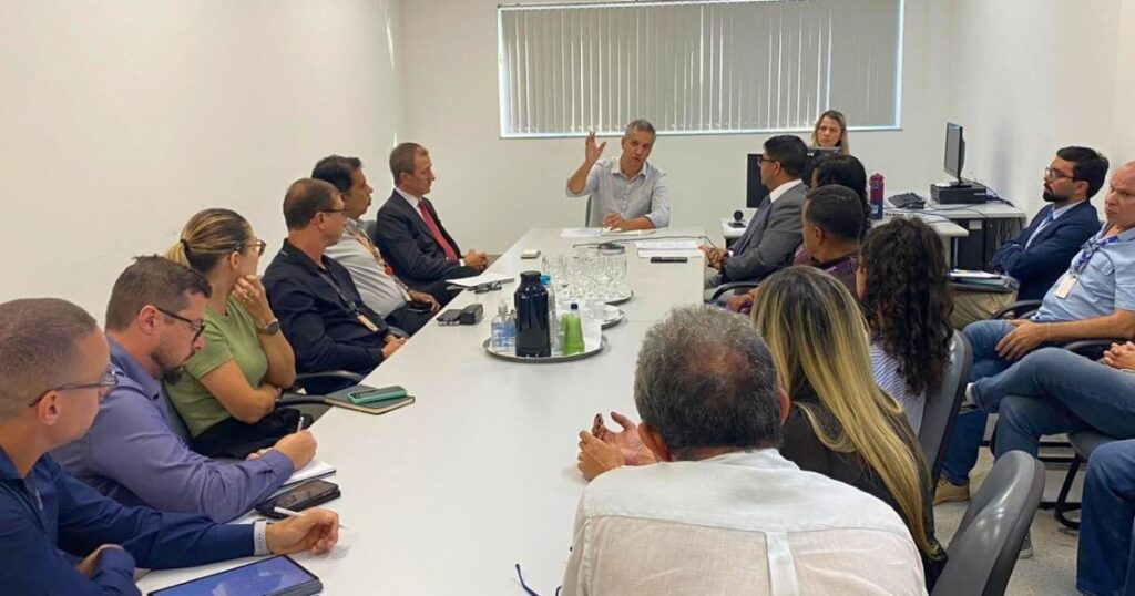 Notícias Vitória: Deva cobra limpeza de fios soltos 2 Notícias Vitória