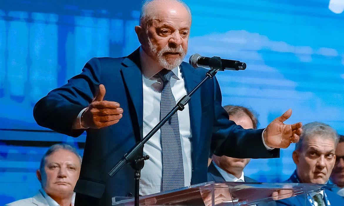 Lula cobra explicações da Caixa sobre baixa adesão ao programa Reforma Casa Brasil
