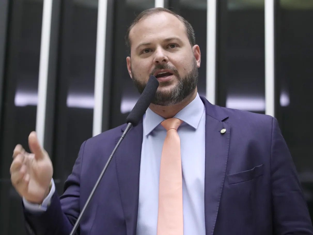 Pescadores conquistam acesso facilitado ao Pesqbrasil após articulação de Victor Linhalis