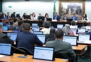 PEC da maioridade penal tem análise suspensa pela CCJ da Câmara.
