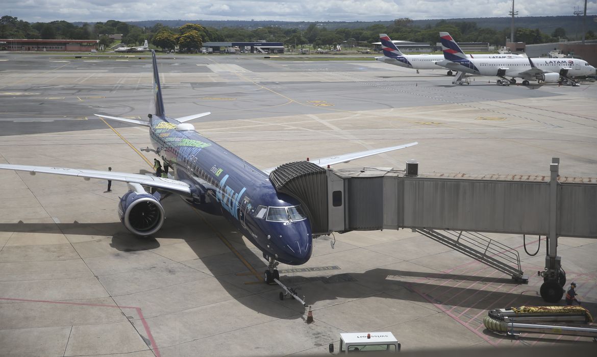 CMN libera R$ 1 bilhão em crédito emergencial para companhias aéreas