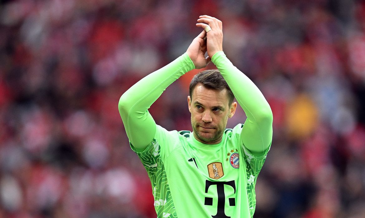 Manuel Neuer retorna à seleção alemã como goleiro titular para a Copa do Mundo