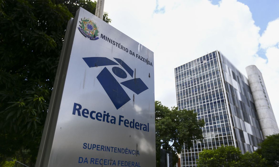 Arrecadação federal alcança recorde histórico de R$ 278,8 bilhões em abril
