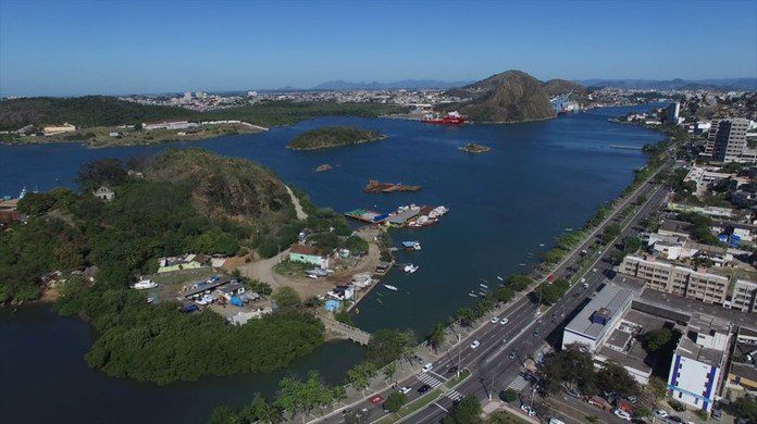 Ilha da Fumaça: Justiça Federal exige regularização ambiental de empresas em Vitória