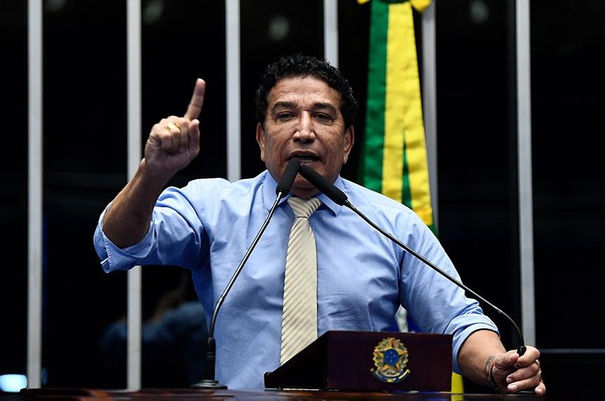 Magno Malta move Congresso para barrar decreto de regulação de redes sociais
