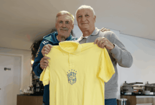 Felipão, pentacampeão mundial, recebe homenagem emocionante na Granja Comary