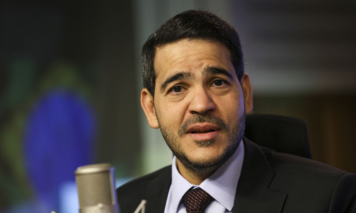 Lula reafirma indicação de Jorge Messias para vaga no STF