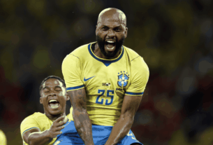 Seleção Brasileira goleia Panamá em despedida do Maracanã antes da Copa