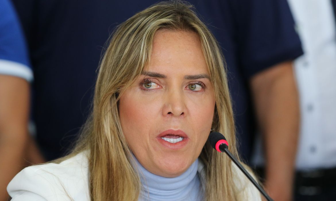 Governadora Celina Leão recebe alta hospitalar em Brasília após superar pneumotórax