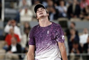 João Fonseca encerra campanha histórica em Roland Garros após duelo contra Mensik