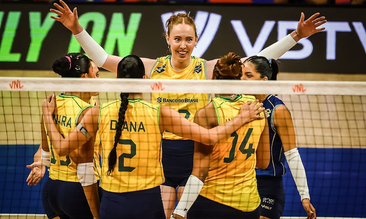Vôlei feminino: Brasil busca inédito título da Liga das Nações e enfrenta República Dominicana em Brasília