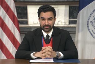 Prefeito de Nova York exalta Democracia Corinthiana e o poder social do futebol