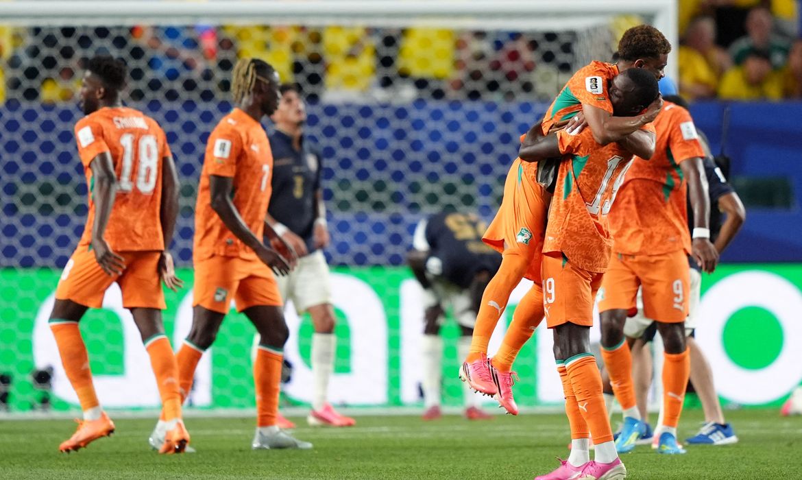 Vitória da Costa do Marfim sobre o Equador agita Grupo e da Copa do Mundo 1 Vitória da Costa do Marfim sobre o Equador agita Grupo e da Copa do Mundo