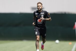 Neymar realiza primeiro treino em campo com a Seleção Brasileira em Nova Jersey