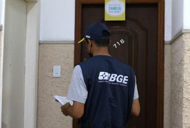 IBGE oferece 1.414 vagas temporárias com salários de até R$ 5.255 e inscrições até 15 de julho
