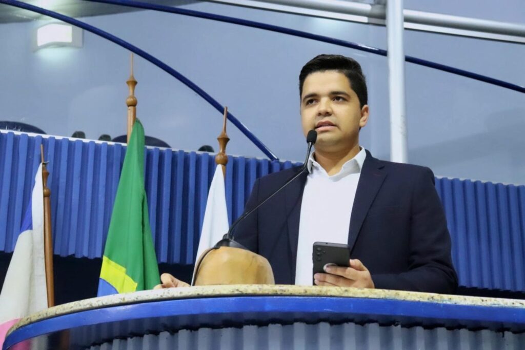 Aos 25 anos, Deivid Ferreira se torna o diretor mais jovem da história da Câmara de Vitória 2 new59c0d29d 437c 4c01 b20c b33ad9390d87 1536x1023 1