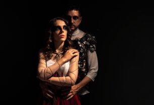 Peça 'Capitu e Bentinho' retorna ao Theatro Carlos Gomes em Vitória; ingressos a partir de R$ 20