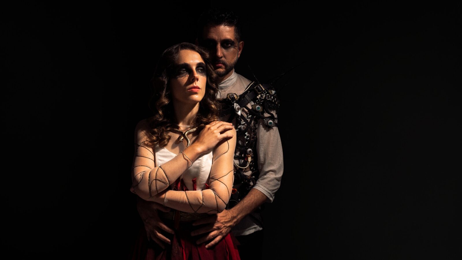 Peça 'Capitu e Bentinho' retorna ao Theatro Carlos Gomes em Vitória; ingressos a partir de R$ 20 1 Peça 'Capitu e Bentinho' retorna ao Theatro Carlos Gomes em Vitória; ingressos a partir de R$ 20