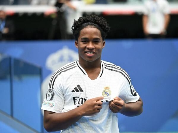 Endrick terá a camisa 9; Real Madrid divulga numeração completa para 2026/2027