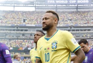 Neymar anuncia fim da trajetória pela seleção após vitória do Santos na Copa Sul-Americana