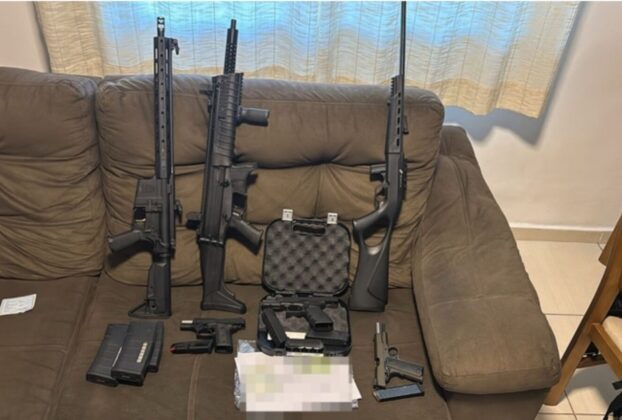 Operação Polaridade: PF realiza prisões e buscas em Vila Velha e nove cidades do RJ por fraude em registros de armas para CACs