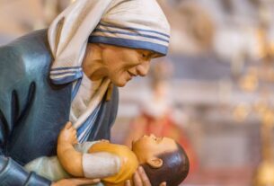 Dia de Santa Teresa de Calcutá: 5 orações para inspirar fé e serviço ao próximo