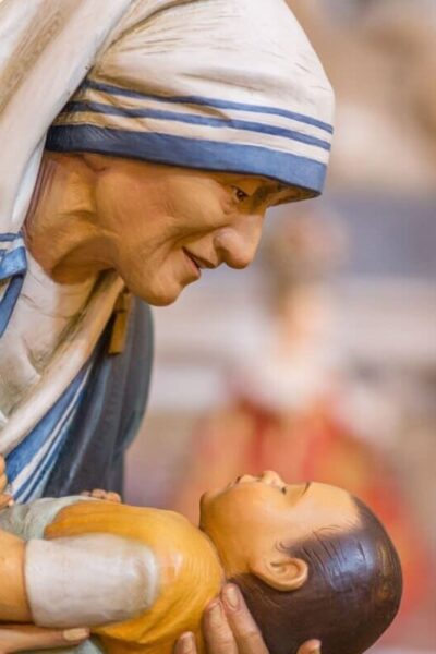Dia de Santa Teresa de Calcutá: 5 orações para inspirar fé e serviço ao próximo