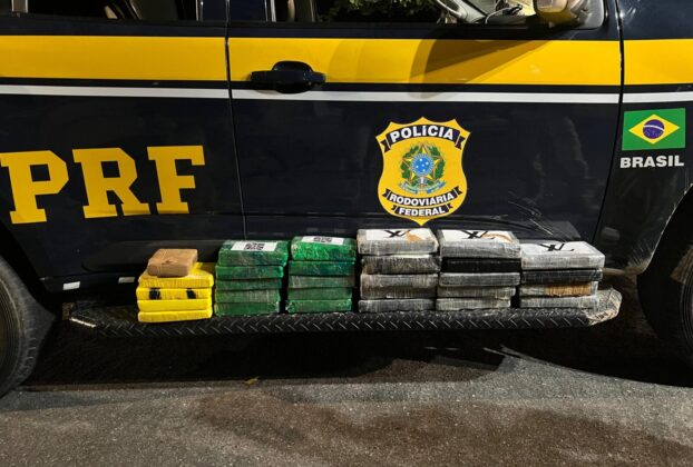 PRF apreende cerca de 30 kg de cocaína em carro na BR-101, em Itapemirim