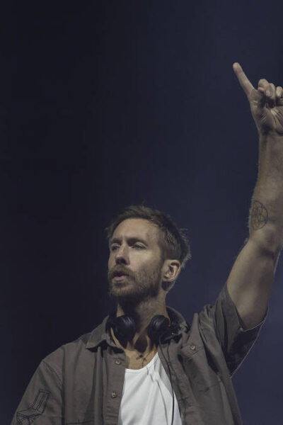 Calvin Harris agita Rock in Rio sob chuva com rave eletrônica