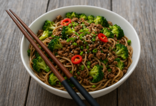 Macarrão integral com carne moída e brócolis: receita prática e nutritiva para o jantar